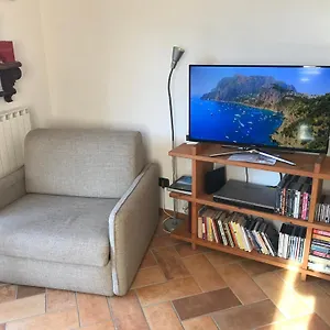Mangia, Leggi, Dormi Appartamento Costa di Serina